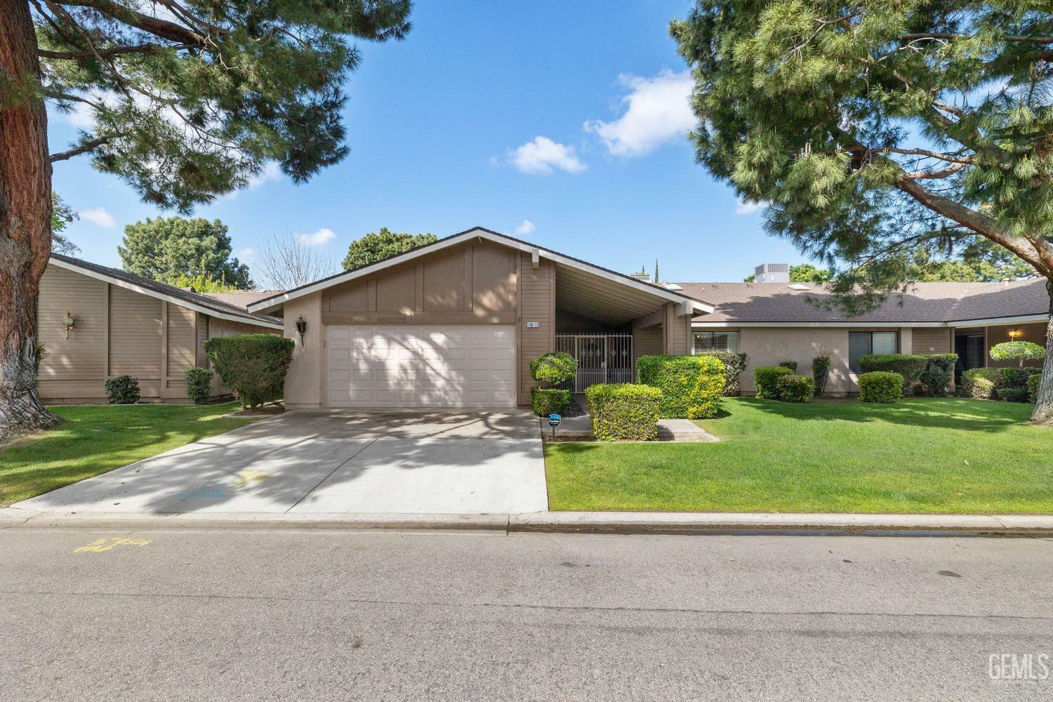Property Photo: 1700 Ashe Road 23 CA 93309