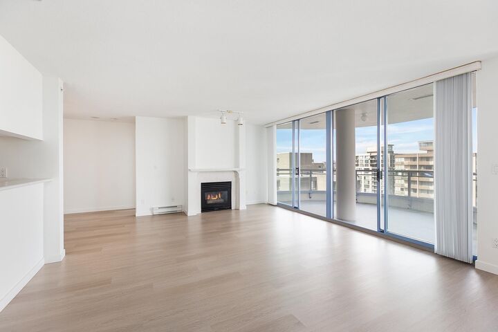 Property Photo: 719 Princess Street 1601 BC V3M 6T9