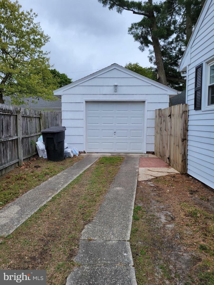 Property Photo: 620 Pinehurst Avenue N MD 21801