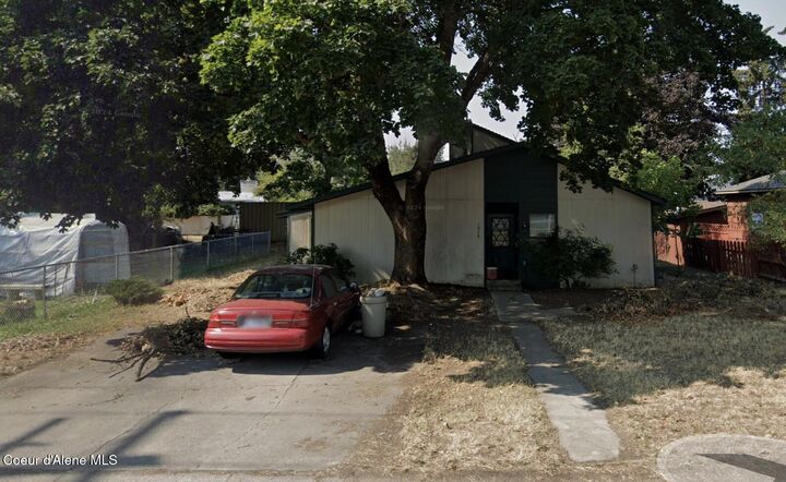 1039 N 15th St  Coeur D'Alene ID 83814 photo