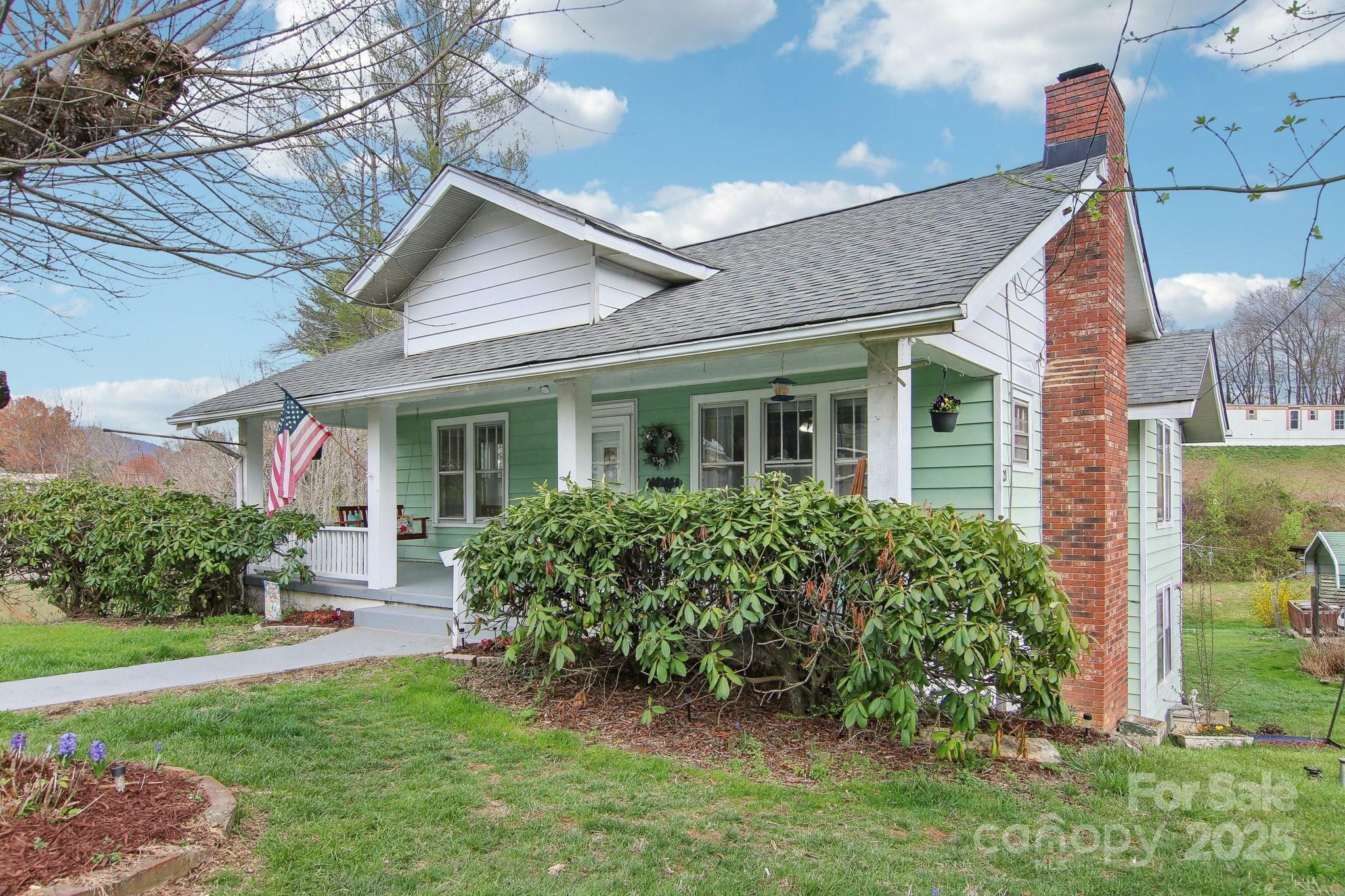 Property Photo:  21 Henry Drive  NC 28721 