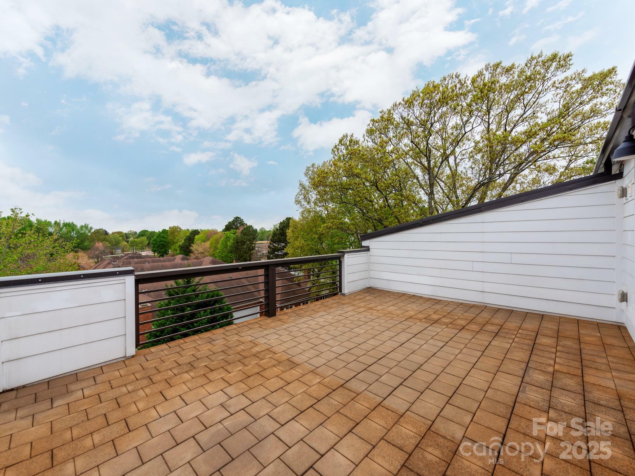 Property Photo: 11939 Fiddlers Roof Lane NC 28277