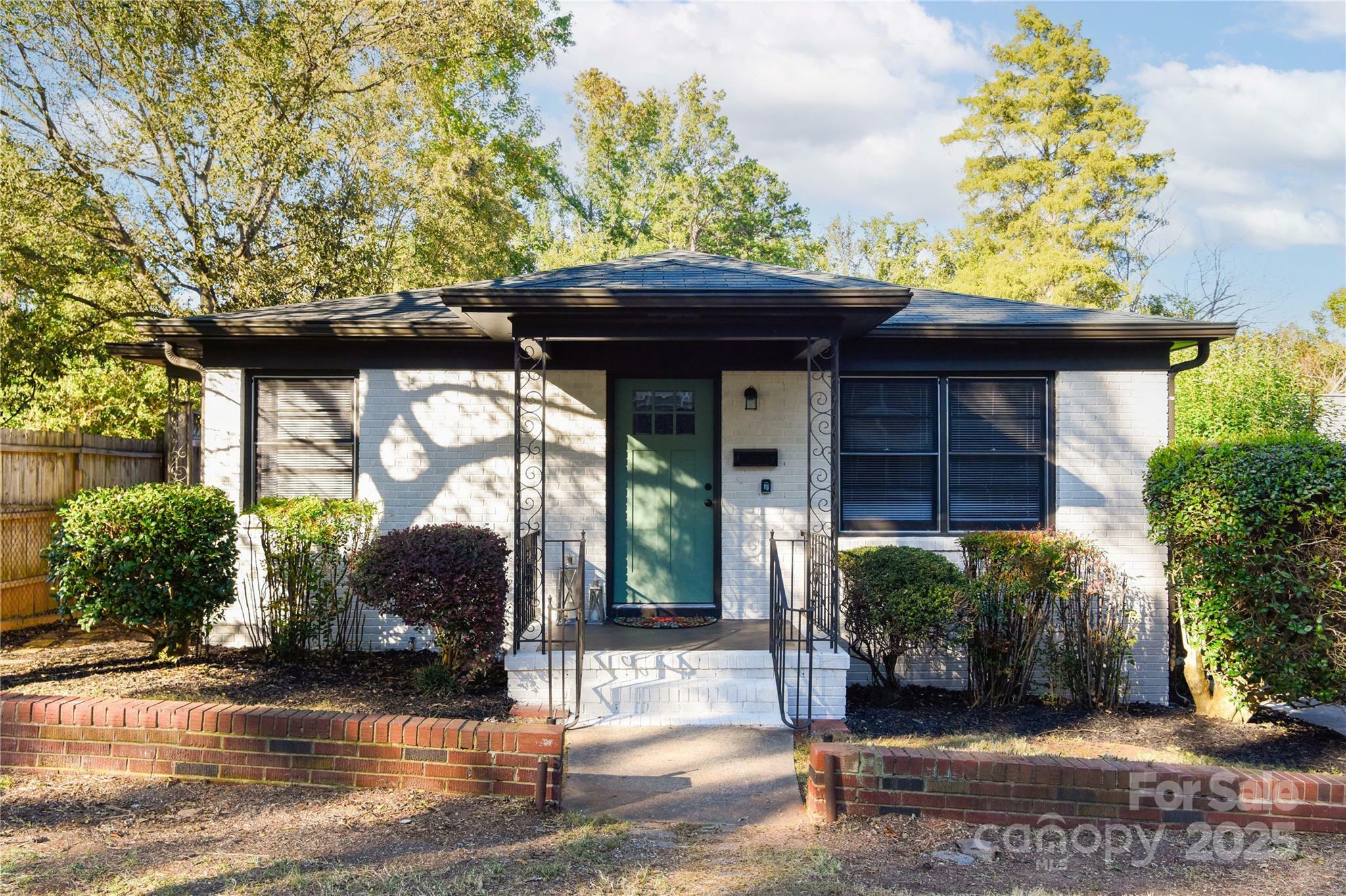 Property Photo: 1239 Reece Road NC 28209