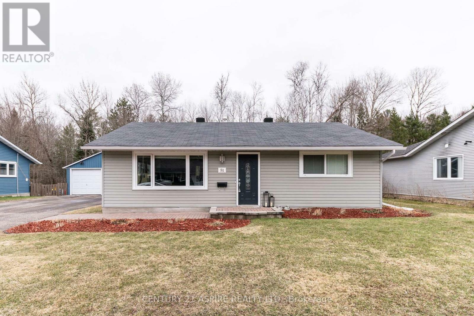 Property Photo: 51 Beach Avenue ON K0J 1P0