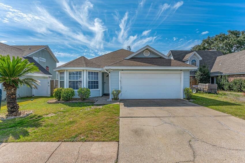 Property Photo: 607 Drakes Landing FL 32569