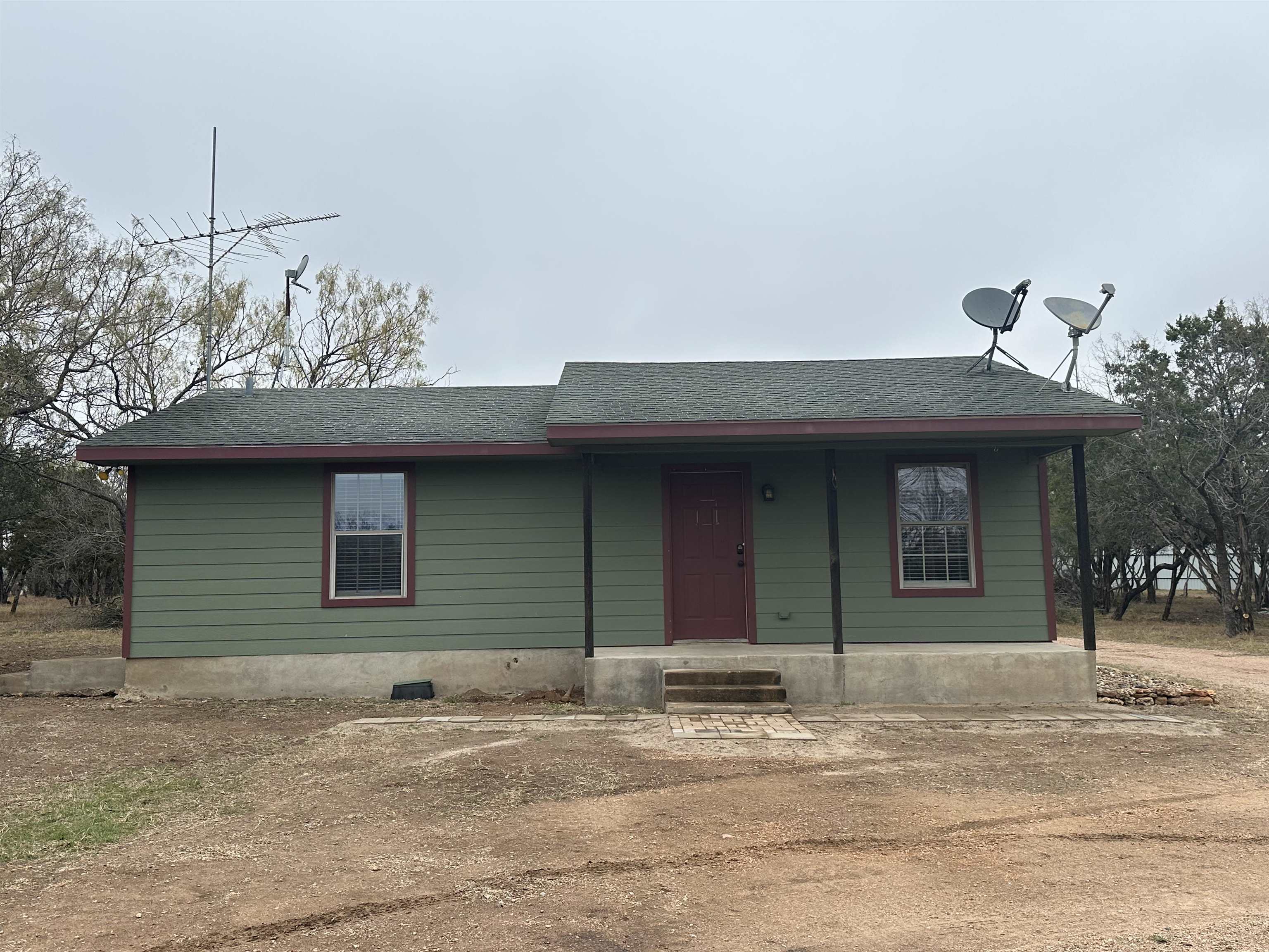 Property Photo:  460 Flying X (Cabin) Road  TX 78669 