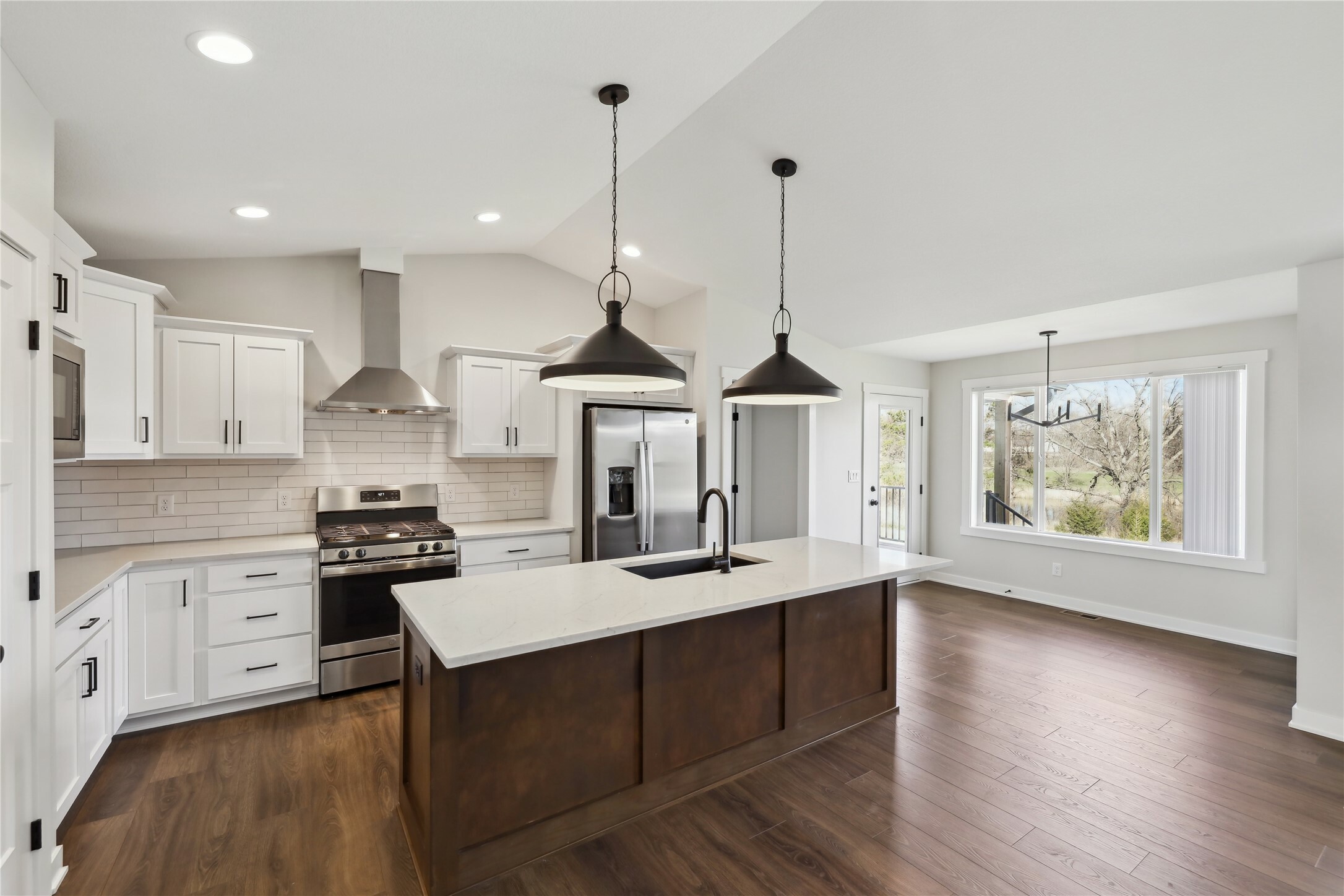 Property Photo: 375 NE 61st Street IA 50327