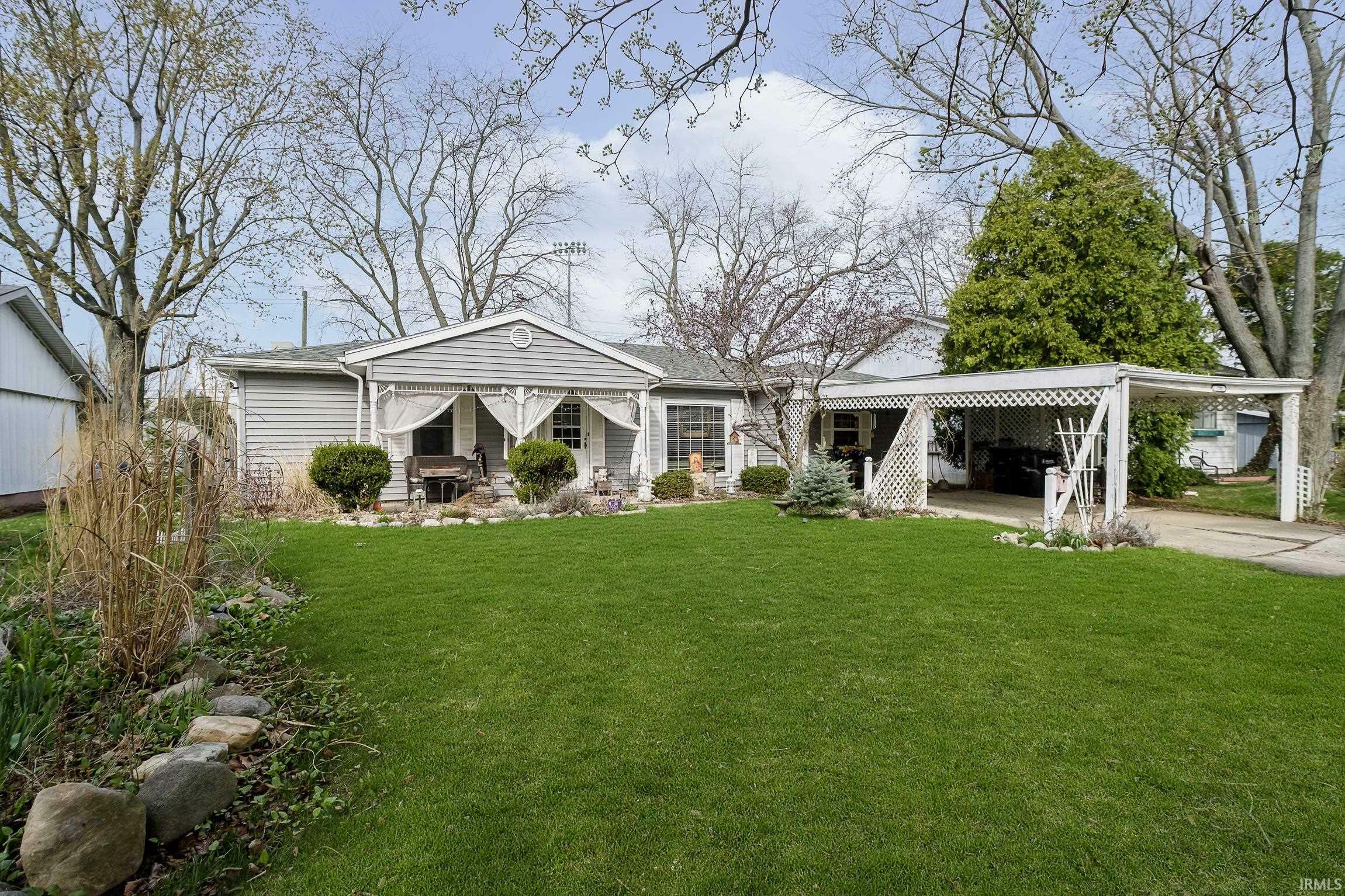 Property Photo: 2701 N Richmond Drive IN 47304-6411
