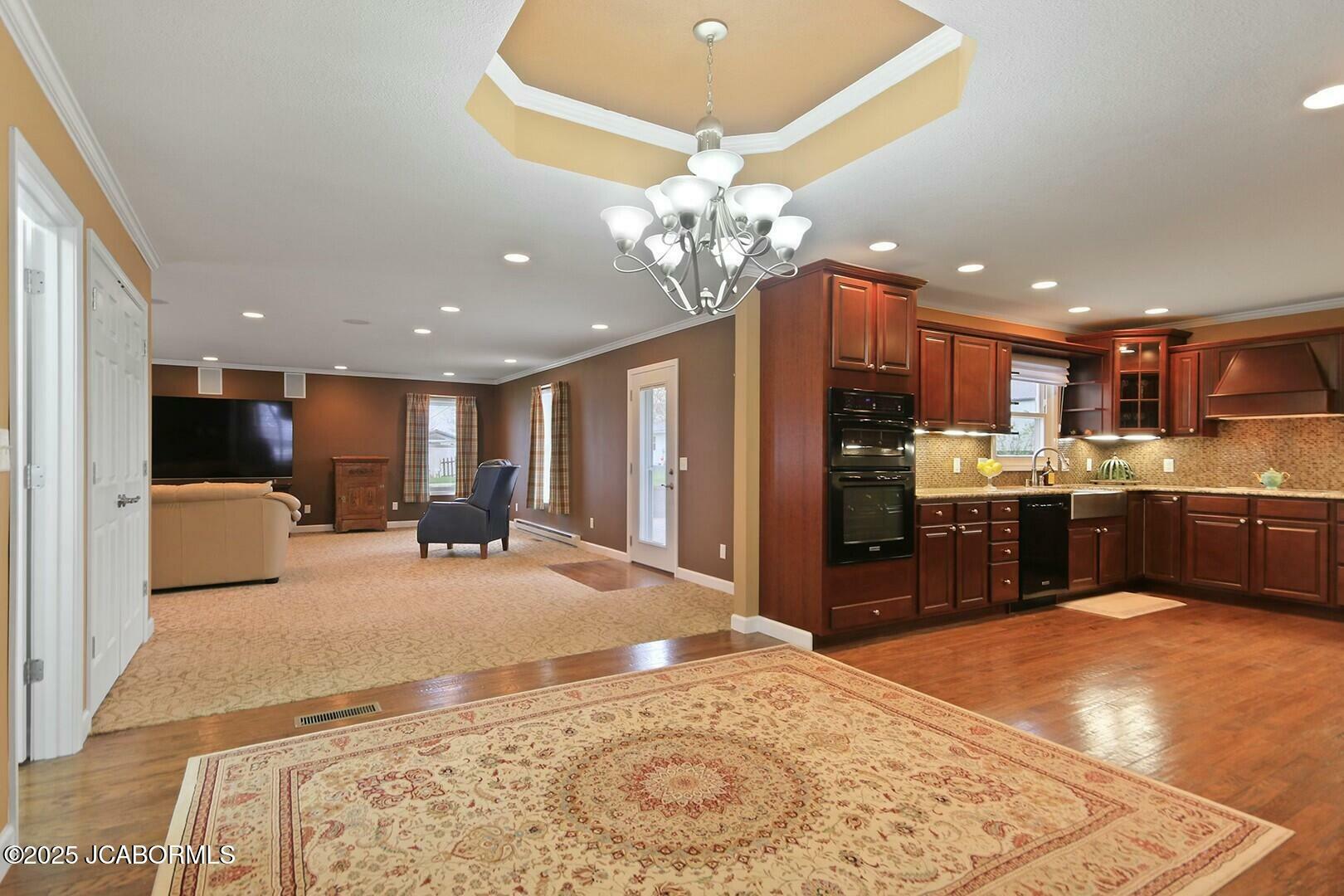 Property Photo: 1204 S Walnut Avenue MO 65281