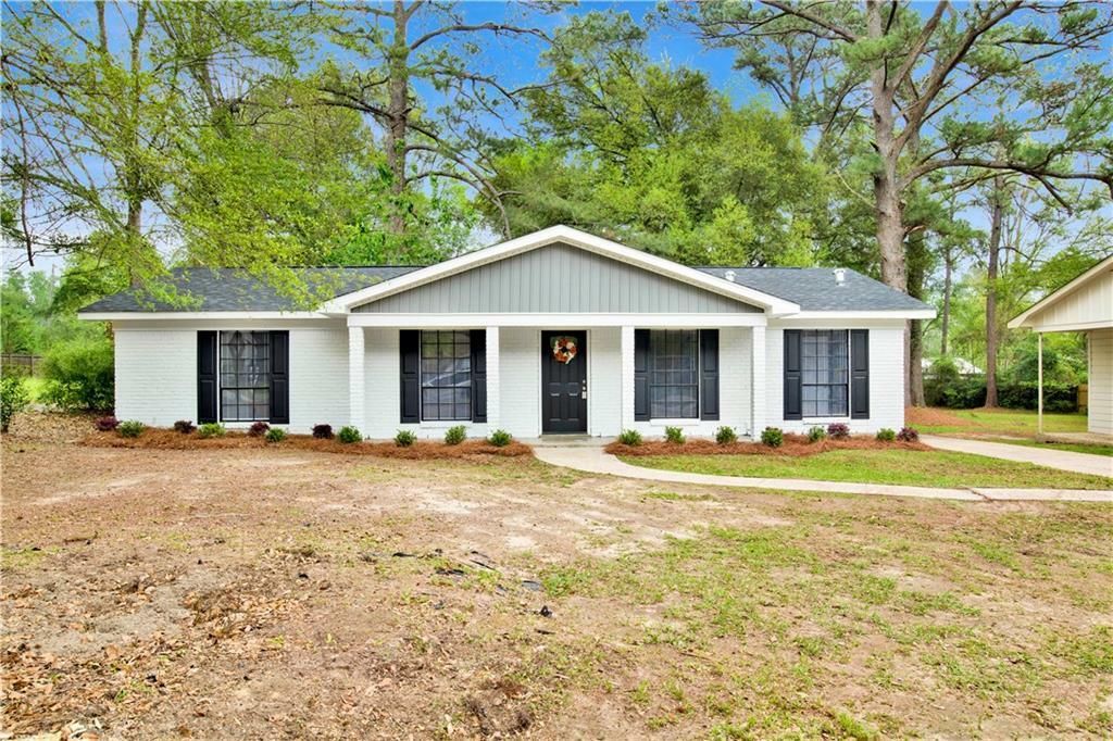 Property Photo: 1120 Stevens Lane AL 36618