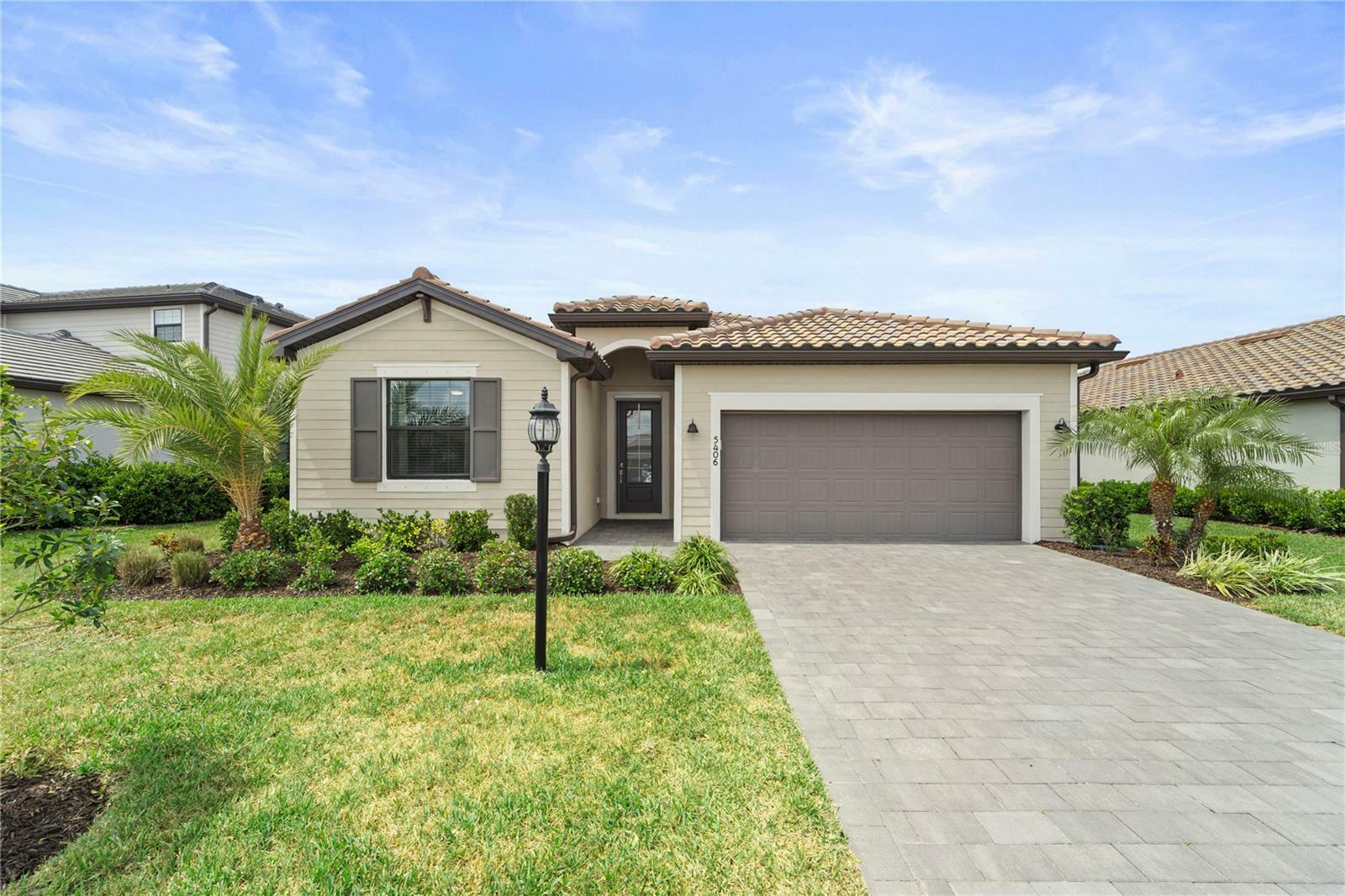 Property Photo: 5406 Coral Reef Way FL 34211