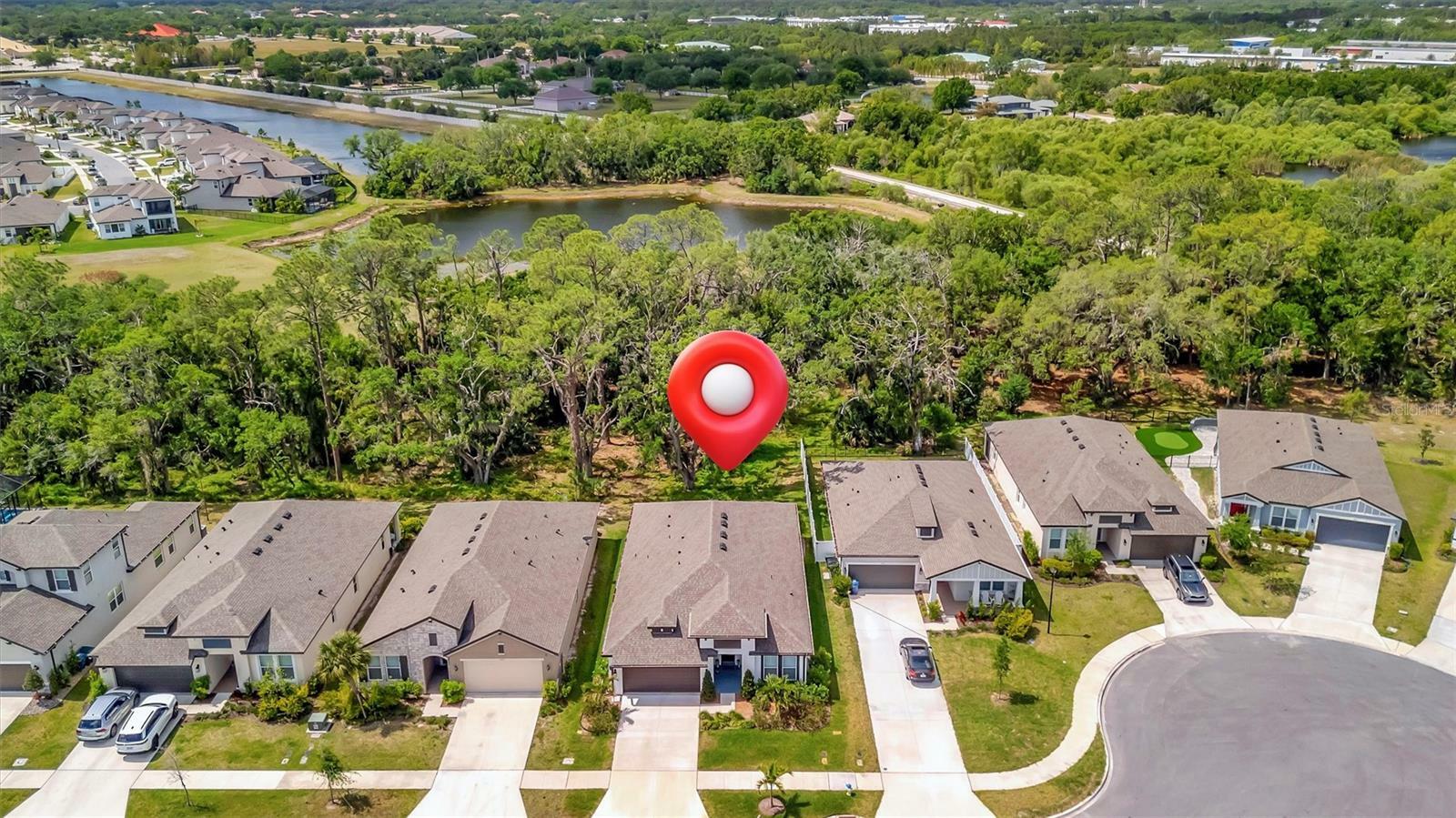 Property Photo: 3533 Secluded Court FL 34240