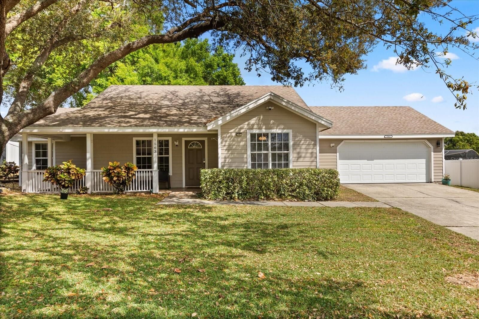 Property Photo:  1563 Dess Drive  FL 32818 