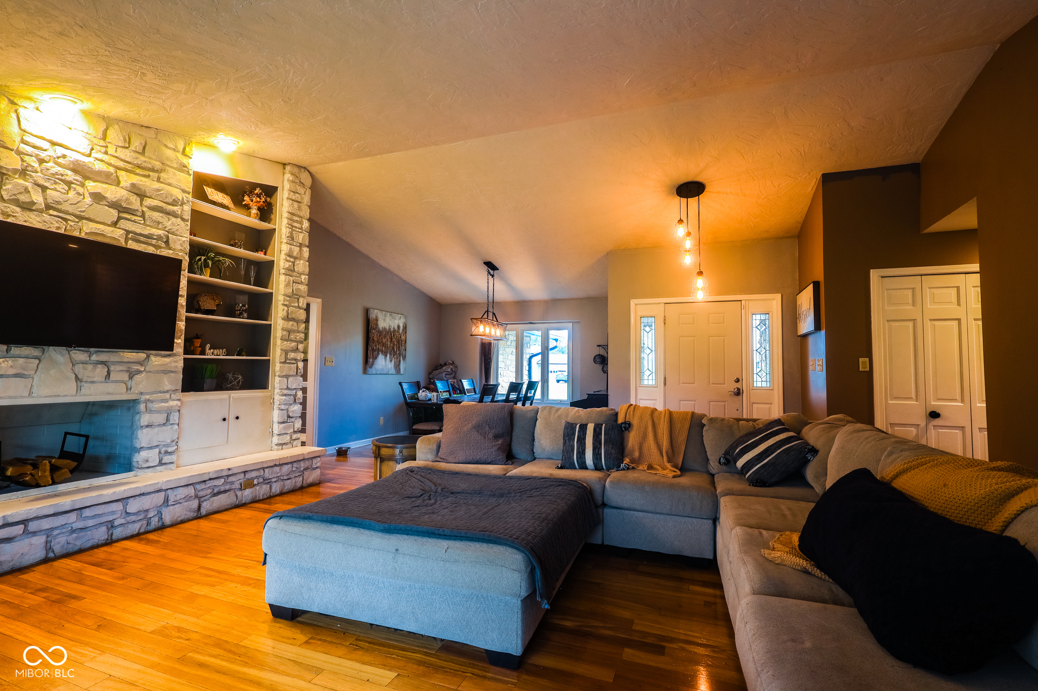 Property Photo: 3037 Santiago Drive IN 46143