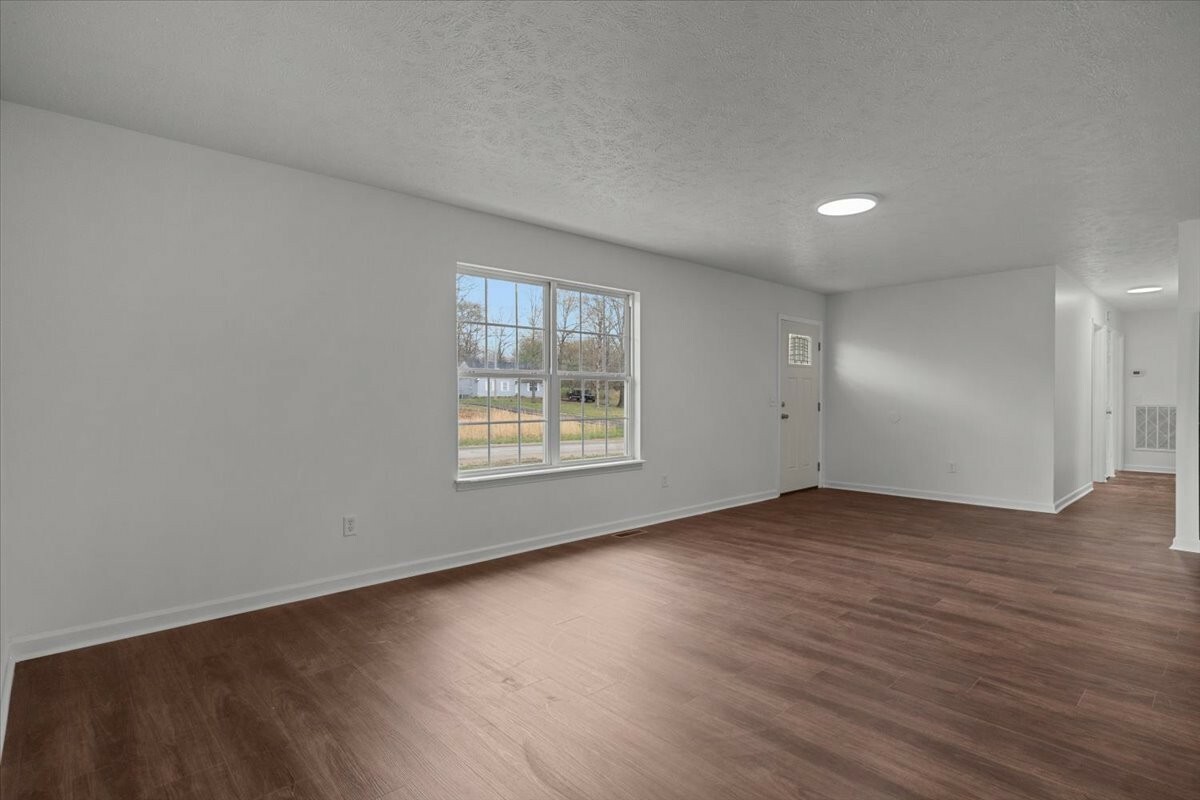 Property Photo: 9085 Redbud Ln TN 37137