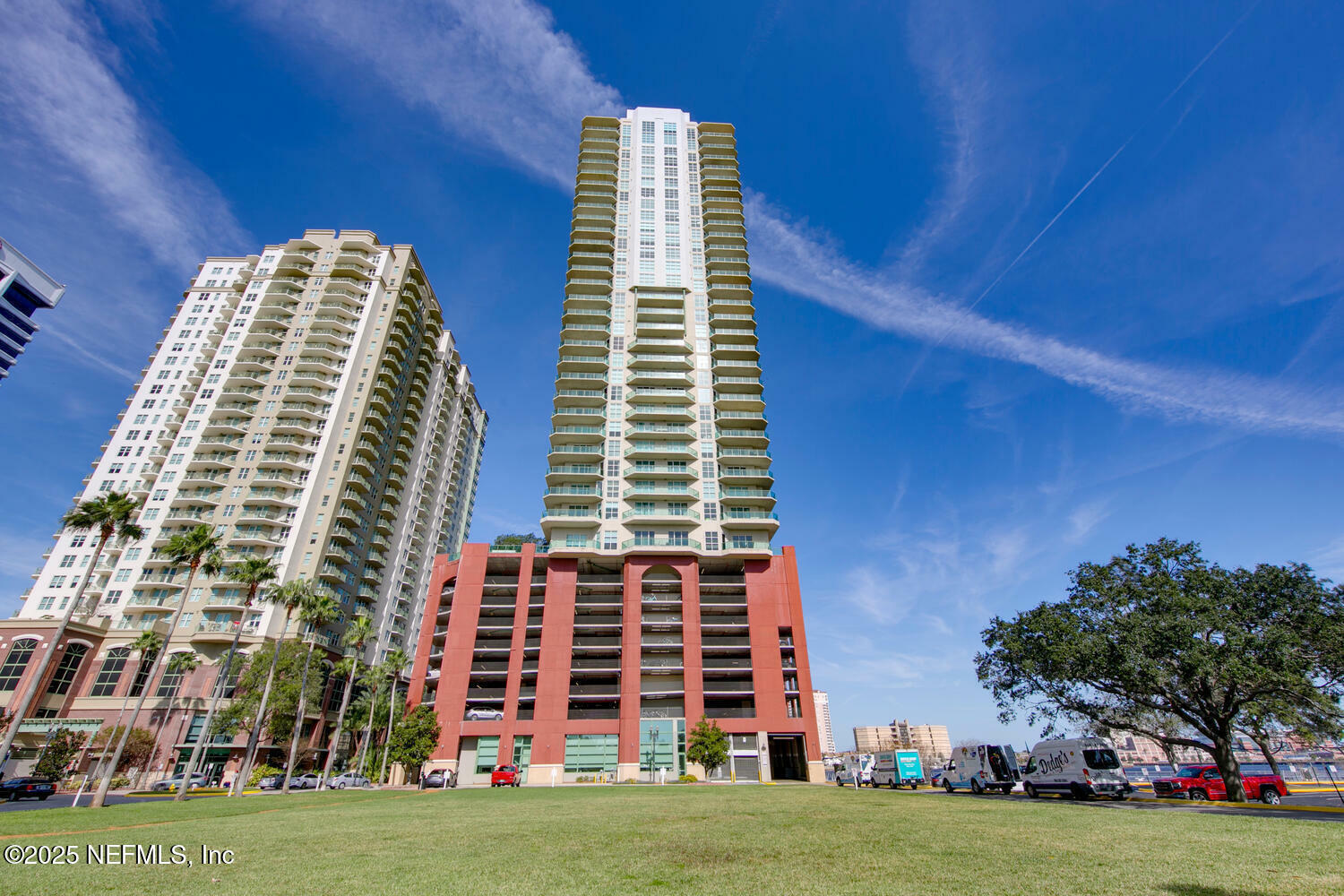 Property Photo: 1431 Riverplace Boulevard 2606 FL 32207