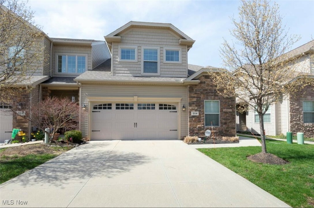 Property Photo: 314 Lakewick Lane OH 44095