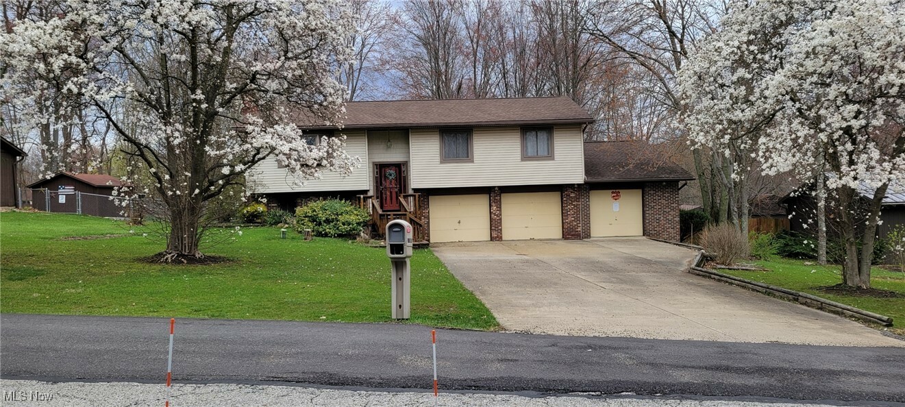 Property Photo: 139 McCracken Road OH 44241