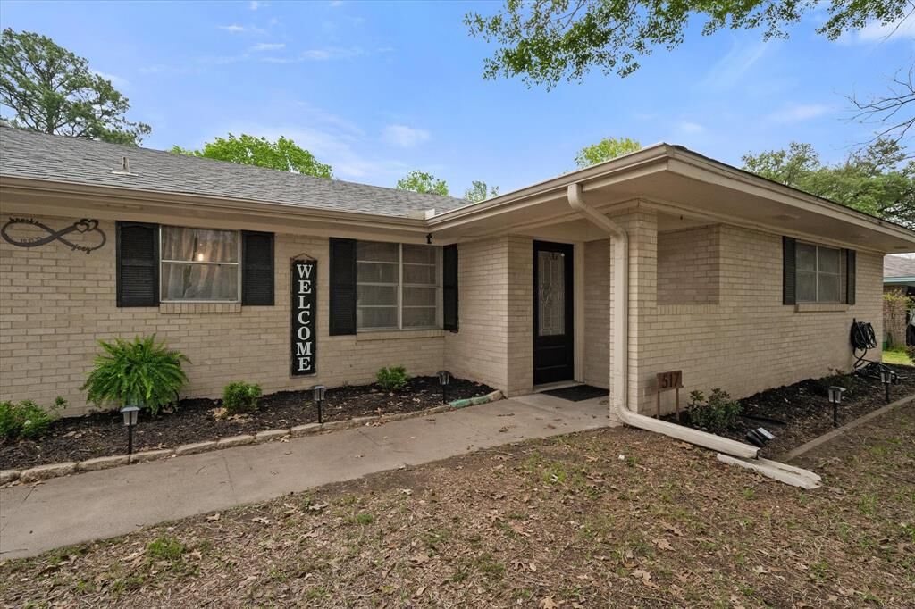 Property Photo:  517 N 38th Street  TX 75110