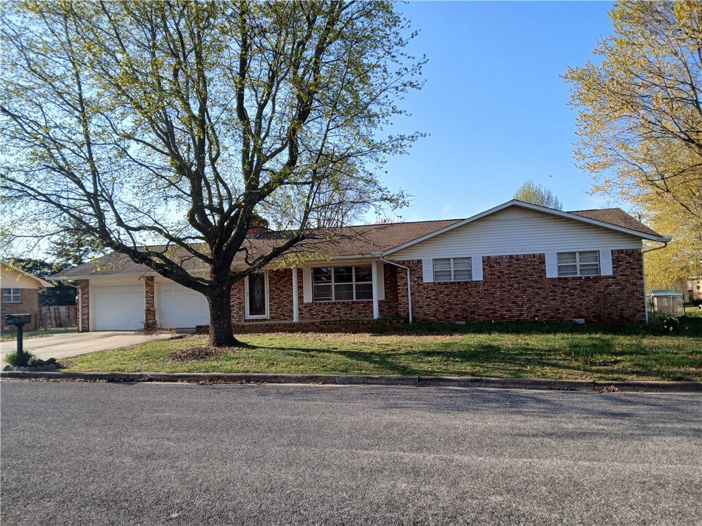 Property Photo:  1003 Freeman Avenue  AR 72616 