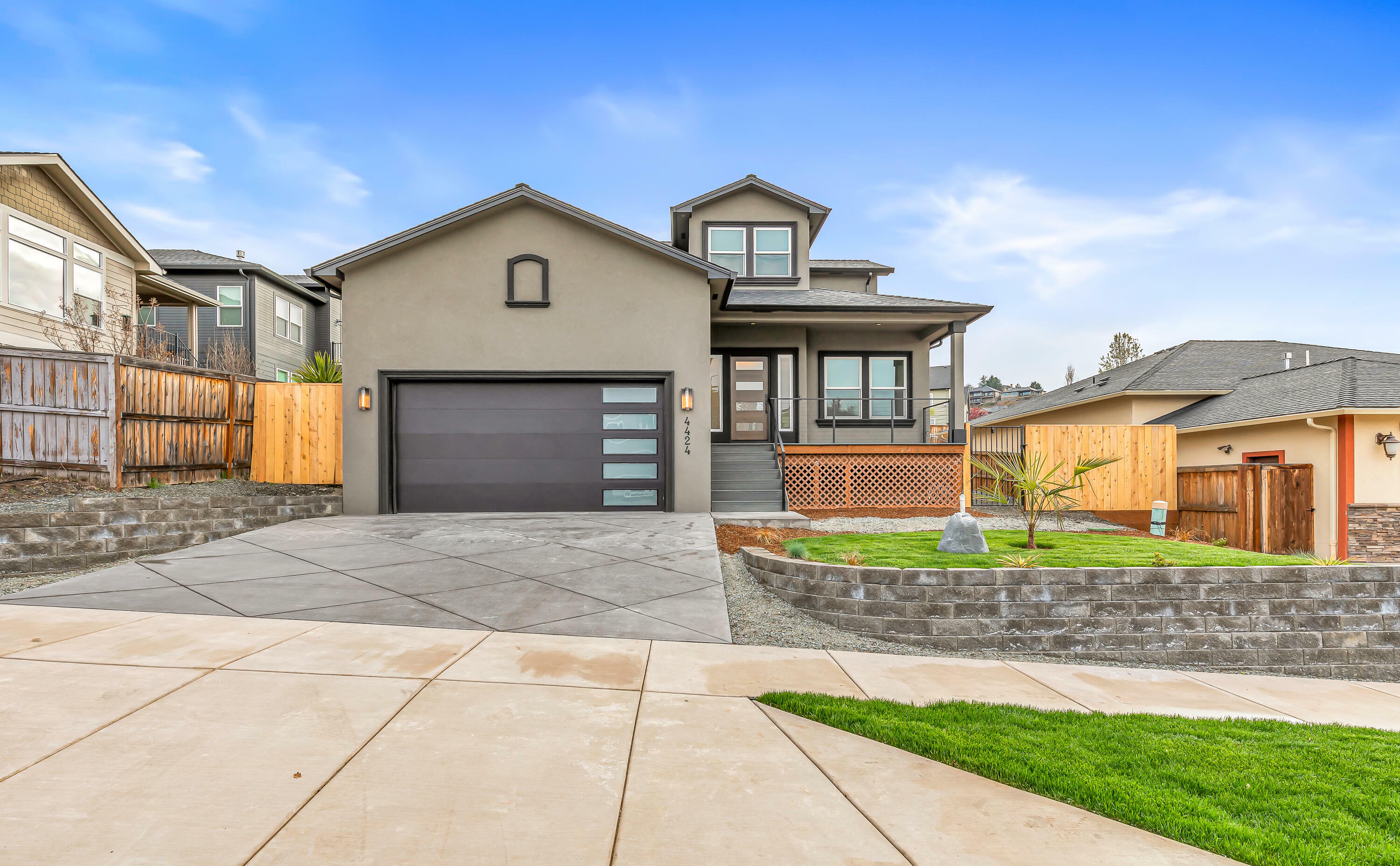 Property Photo: 4424 Park Ridge Drive OR 97504
