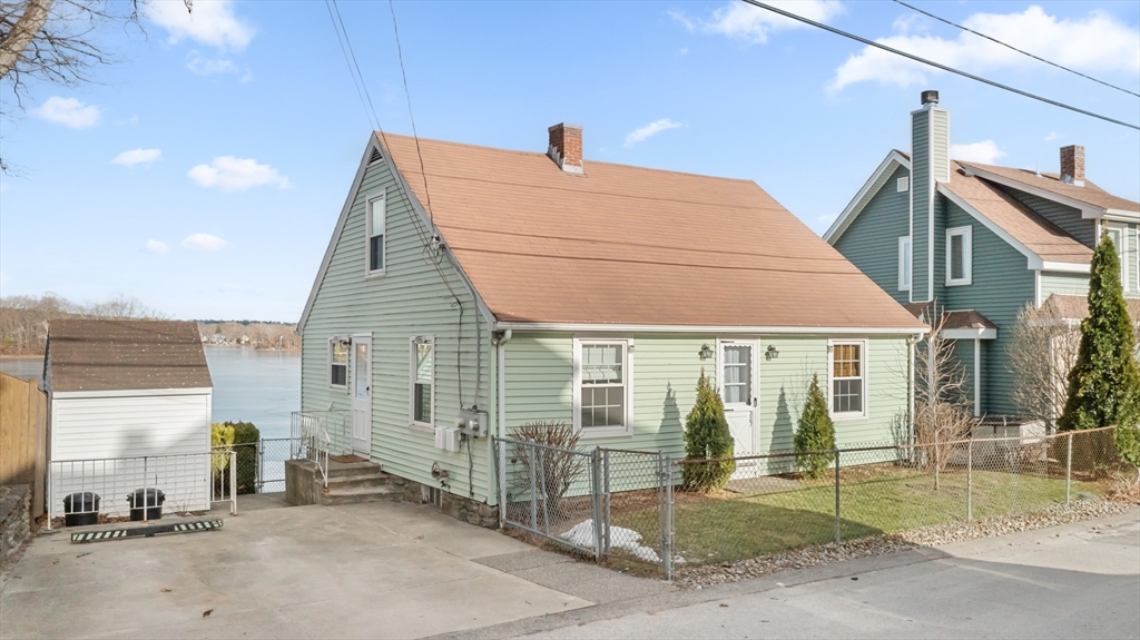 Property Photo: 327 Bridle Path MA 01604