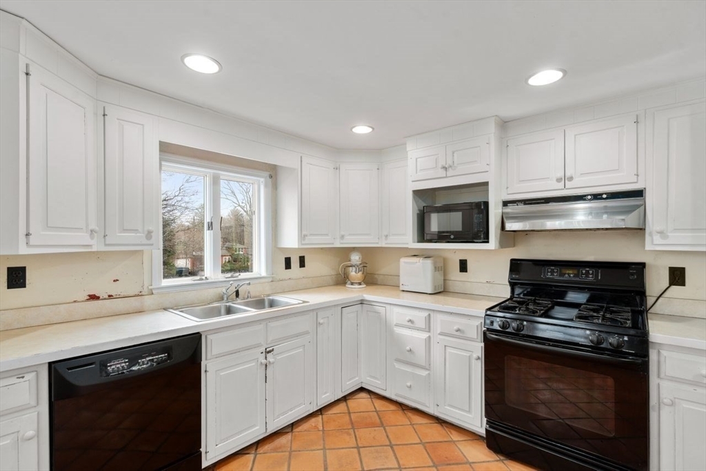 Property Photo: 422 Liberty Square Rd MA 01719
