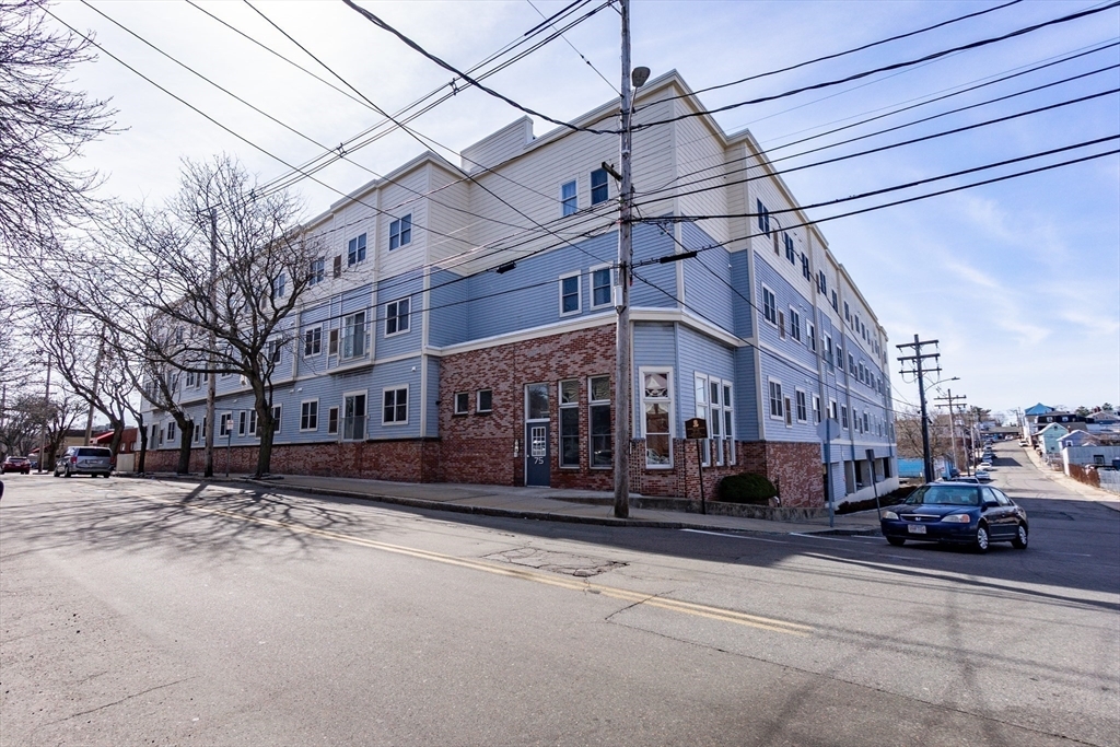 Property Photo:  75 Walnut St 107  MA 01960 