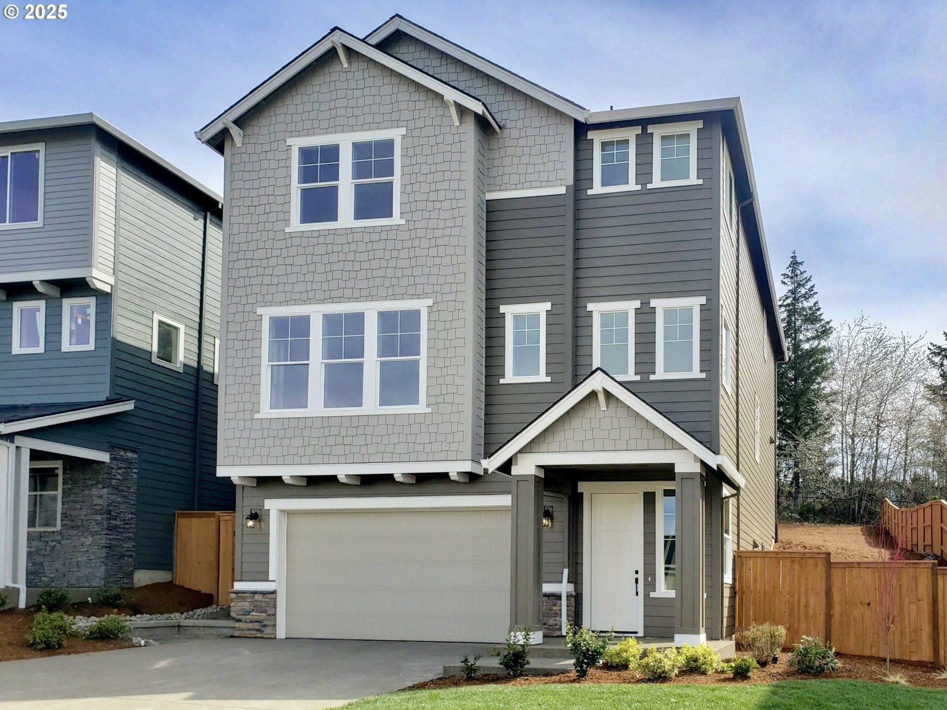 Property Photo: 2148 NE Ridge Run Ln OR 97023