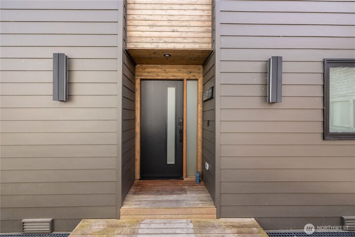 Property Photo:  2600  Fairview Avenue E 11  WA 98102 