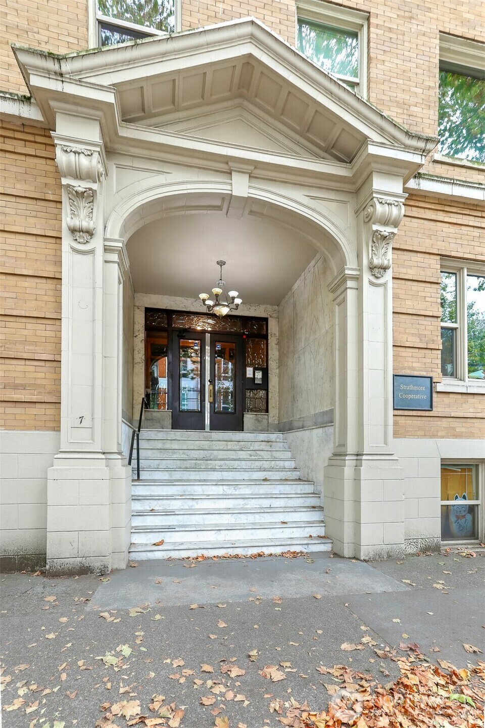 Property Photo: 7 Harrison Street 24 WA 98109