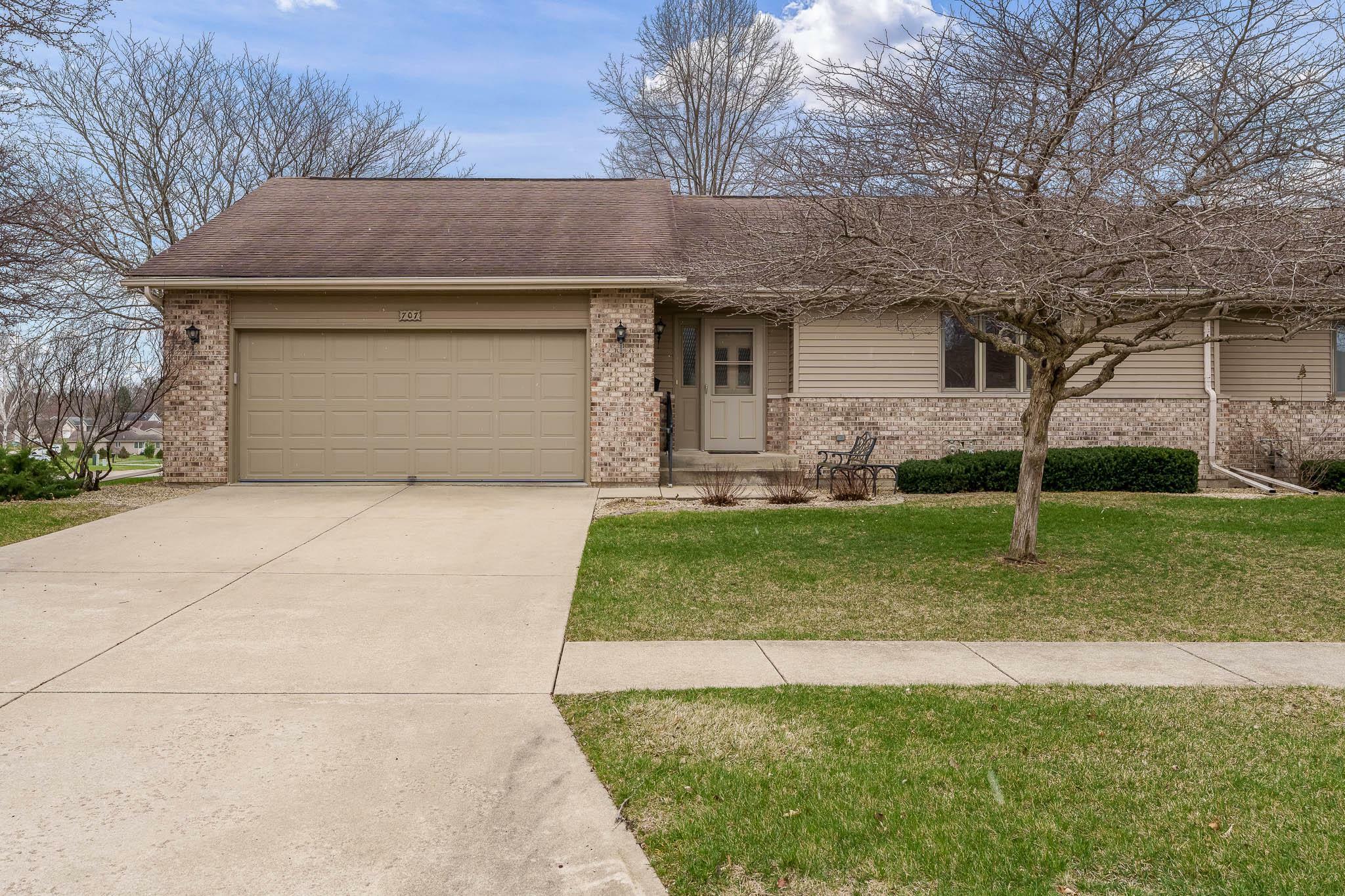 Property Photo: 707 Seminole Drive IL 61032