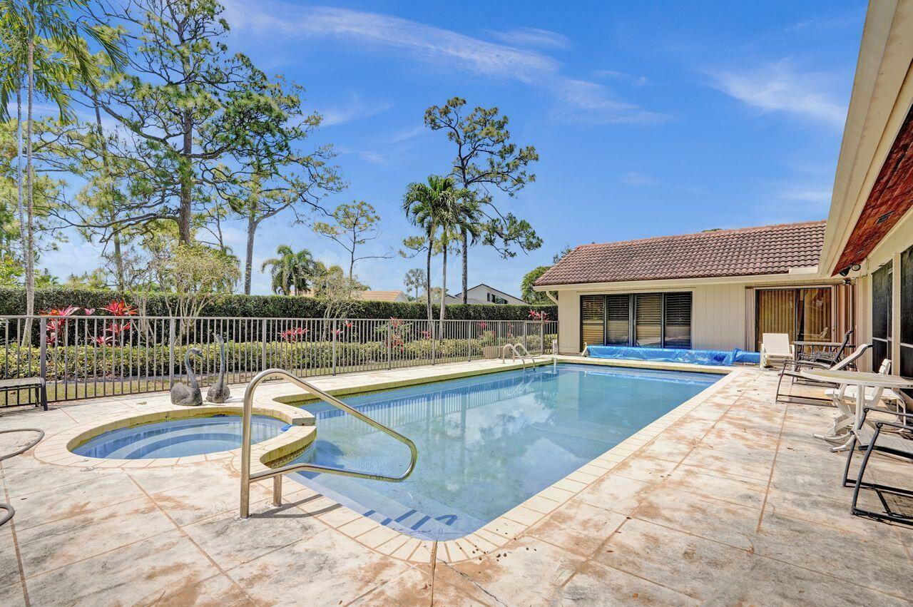 Property Photo: 13179 Camero Way FL 33418