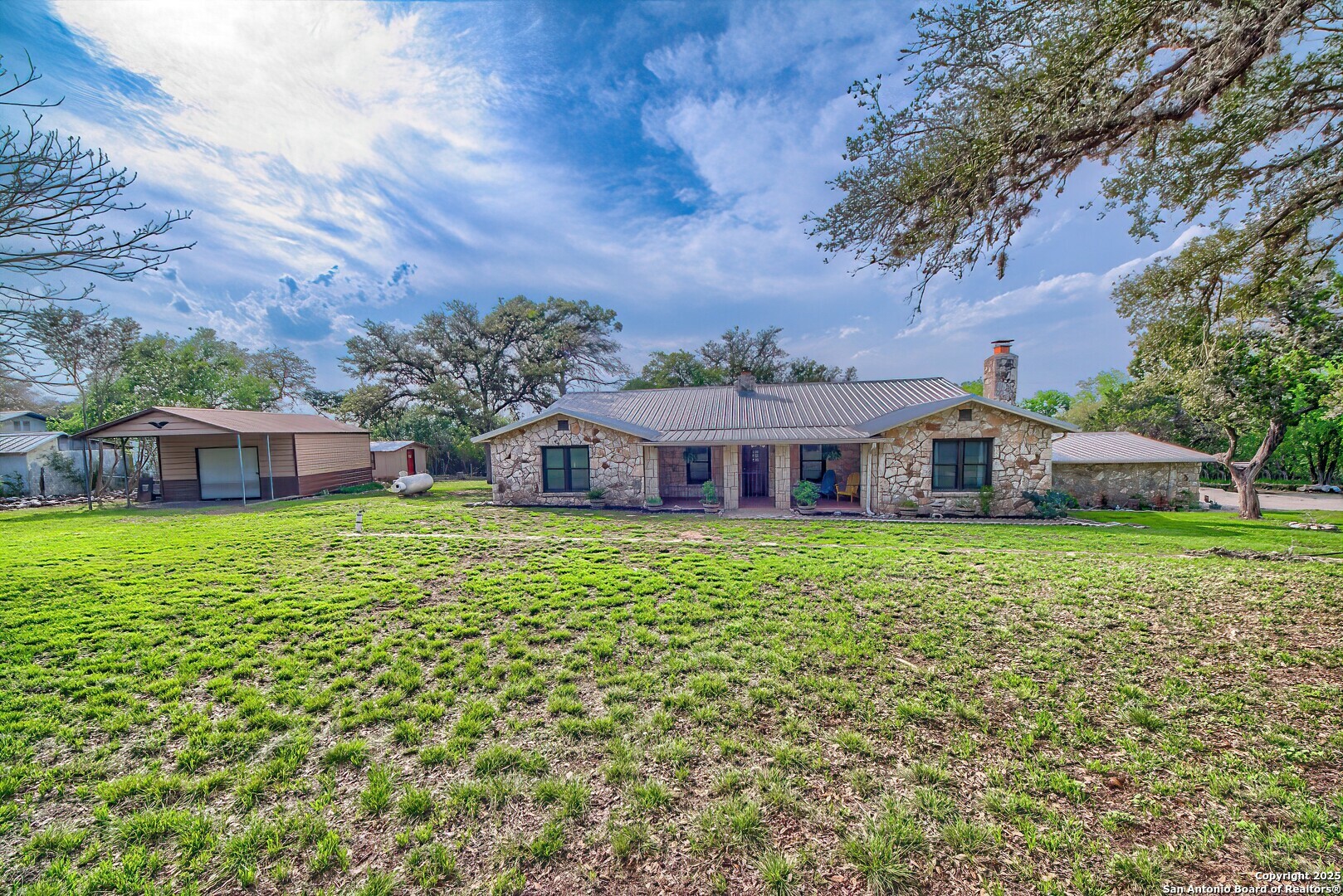 Property Photo: 6986 County Road 271 TX 78056
