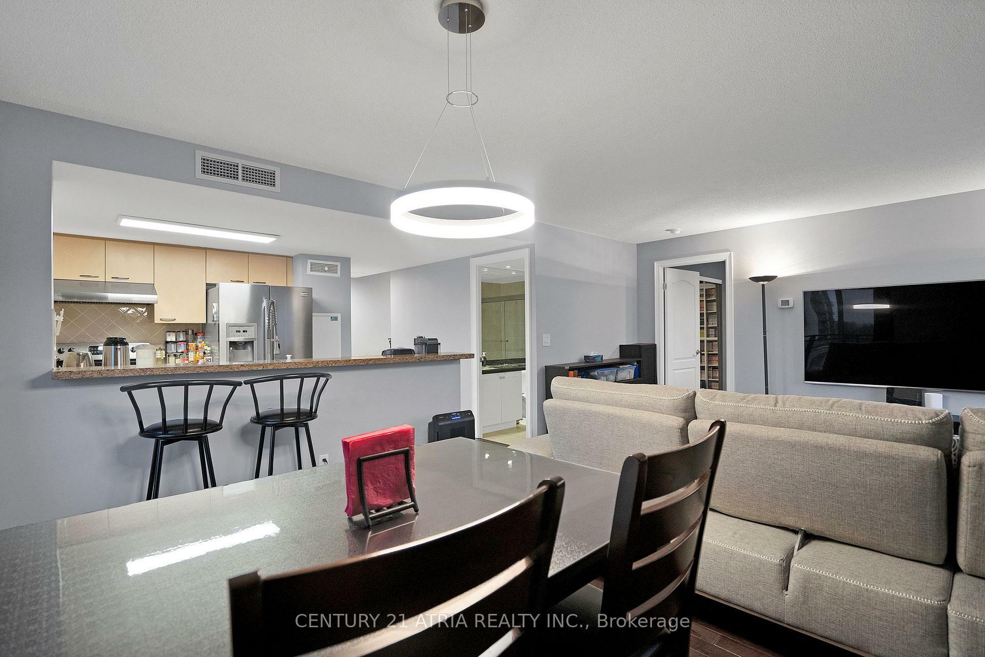 Property Photo: 51 Saddlecreek Drive 610 ON L3T 7Z1