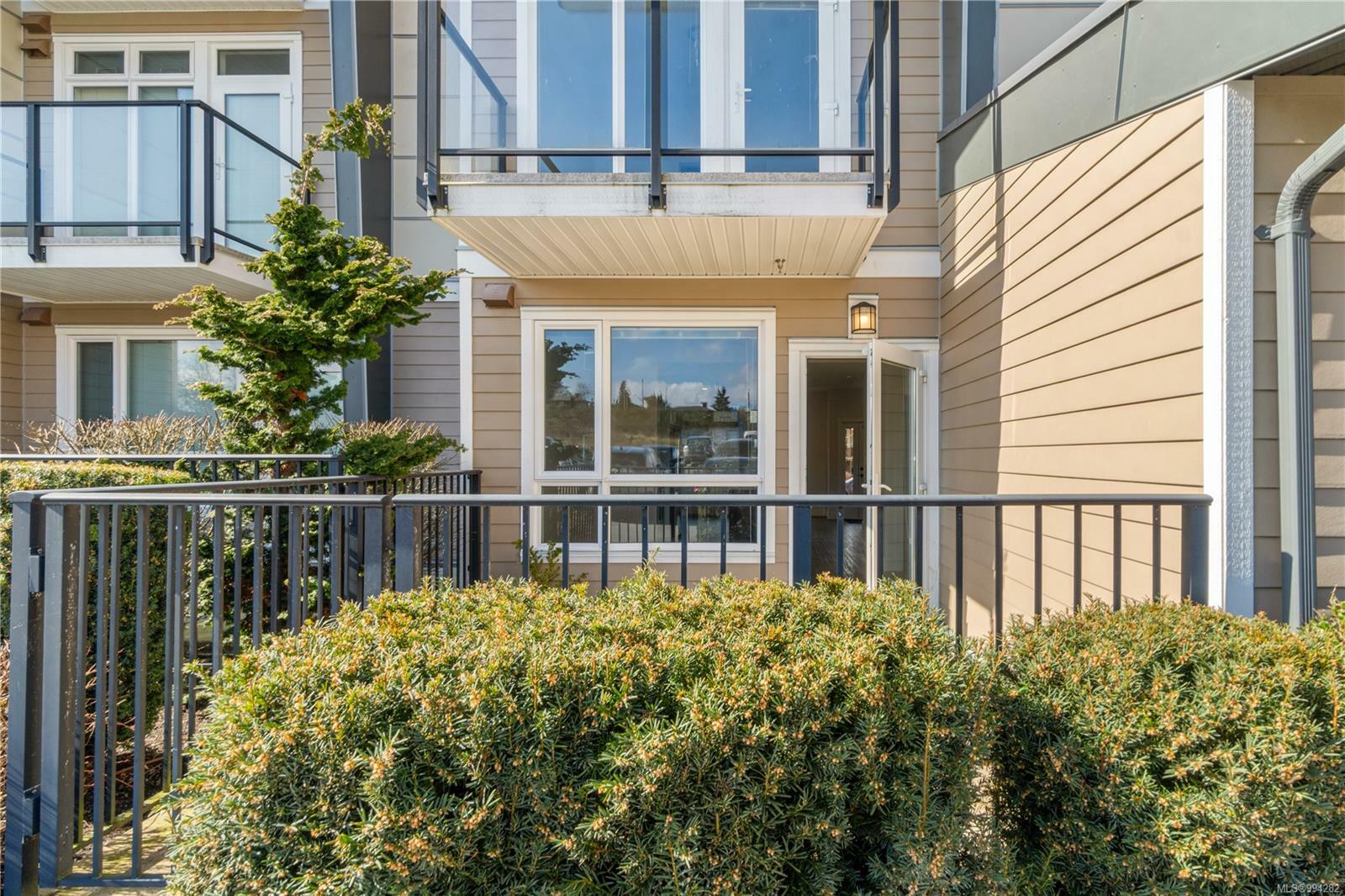 Property Photo: 308 Hillcrest Ave 101 BC V9R 6G6