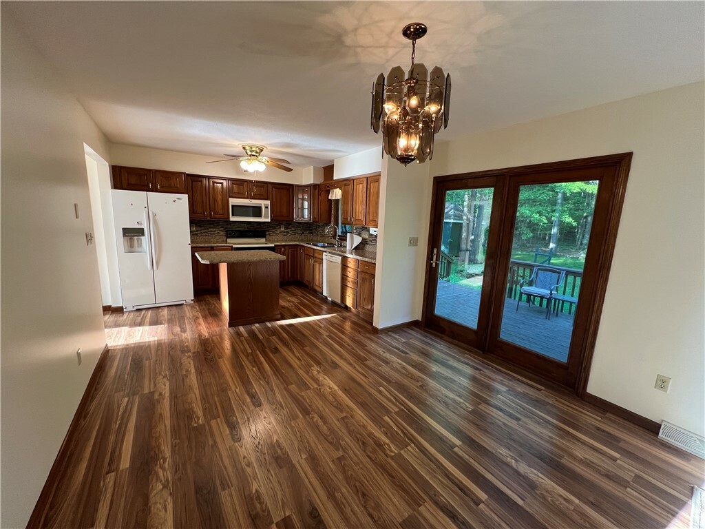 Property Photo: 3680 Marylane Dr PA 16148