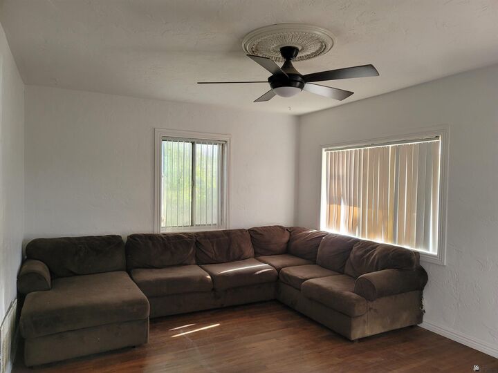 Property Photo: 1995 S 10 Ave AZ 85364