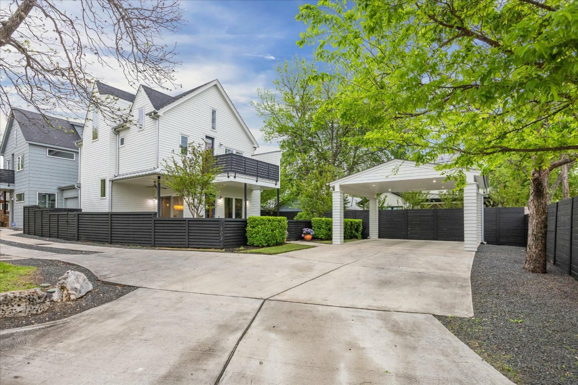 Property Photo: 1303 Harriet Court A TX 78756