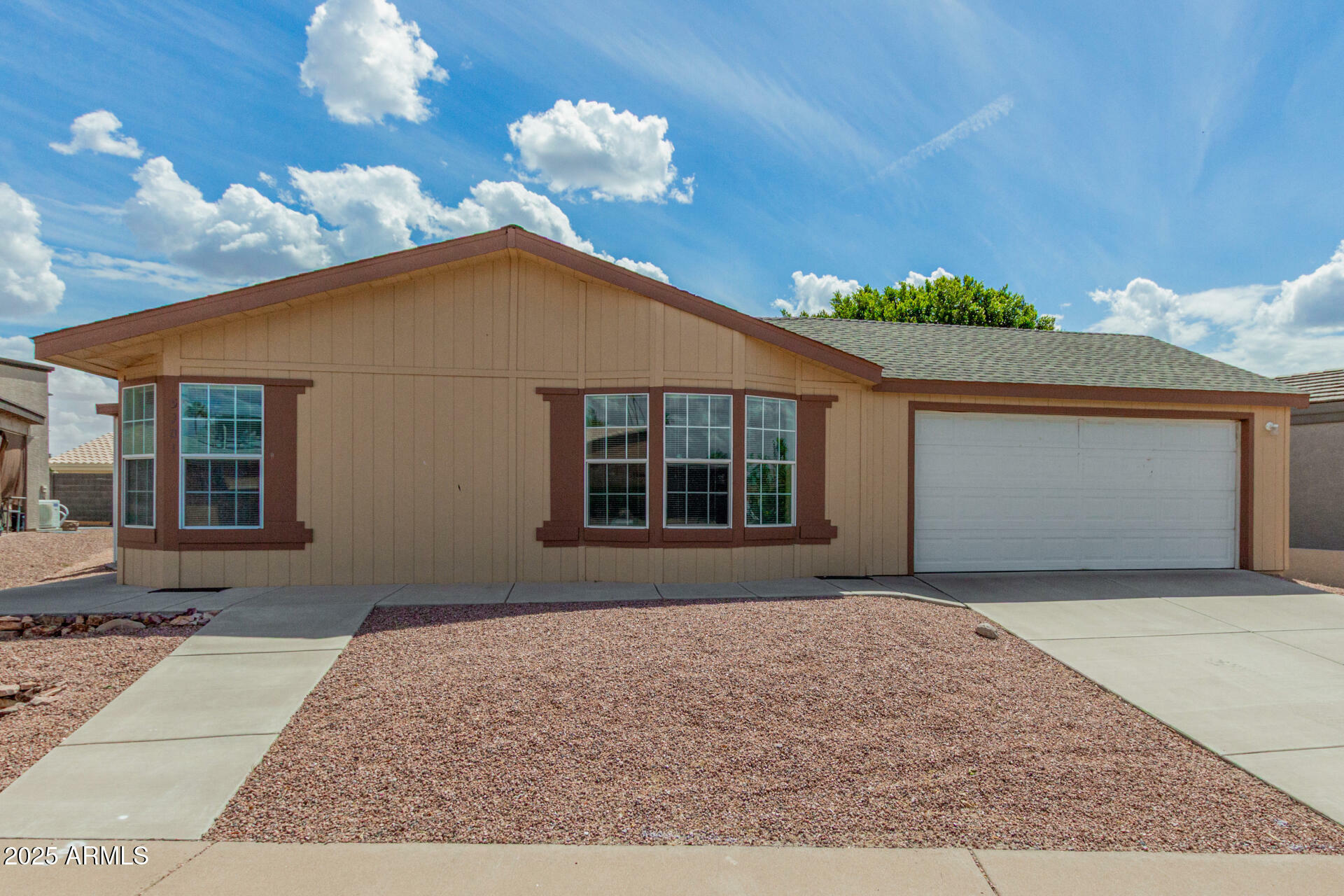 Property Photo: 5901 E Leonora Street AZ 85215