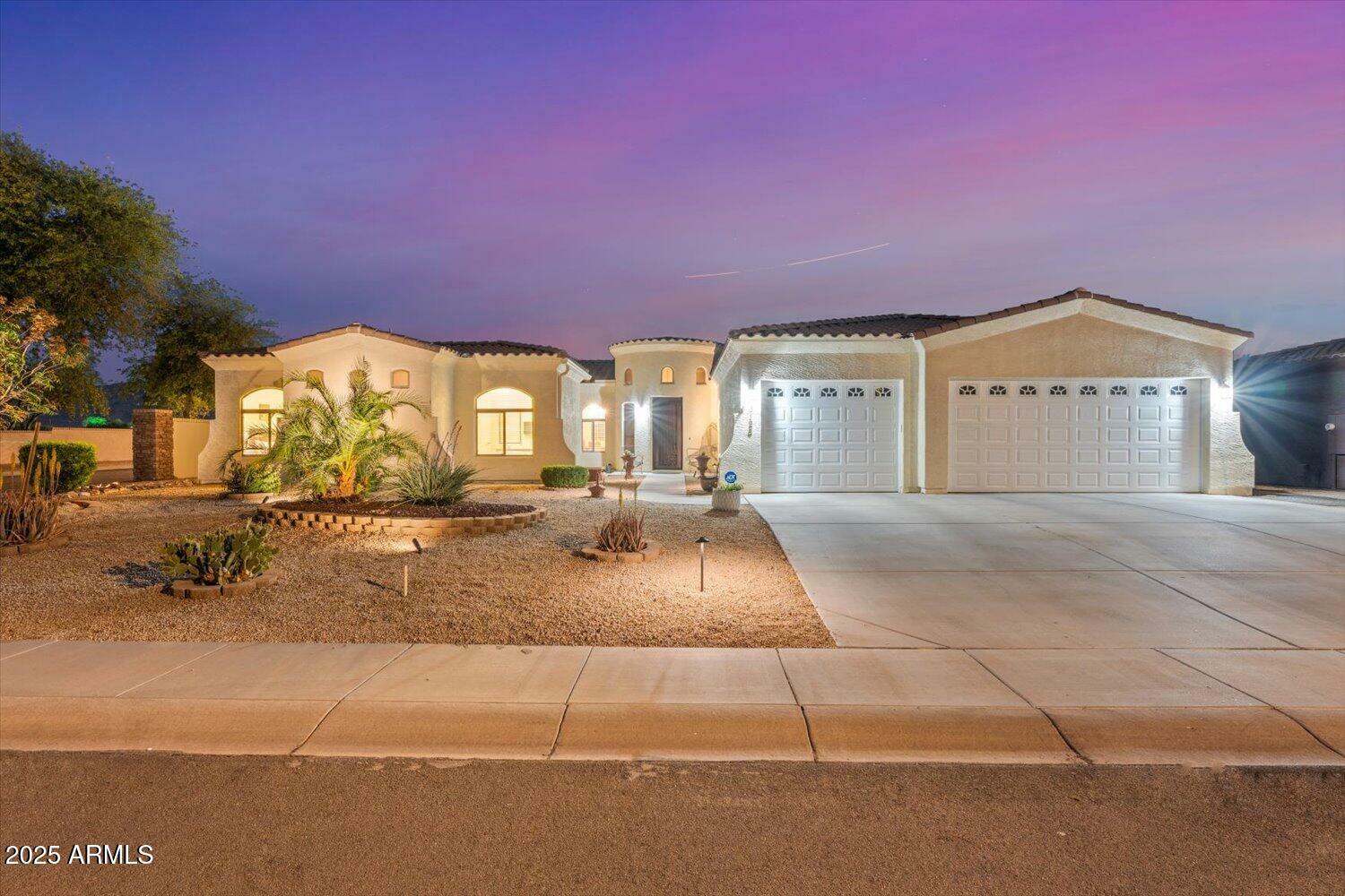Property Photo:  3125 W Desert Lane  AZ 85339 