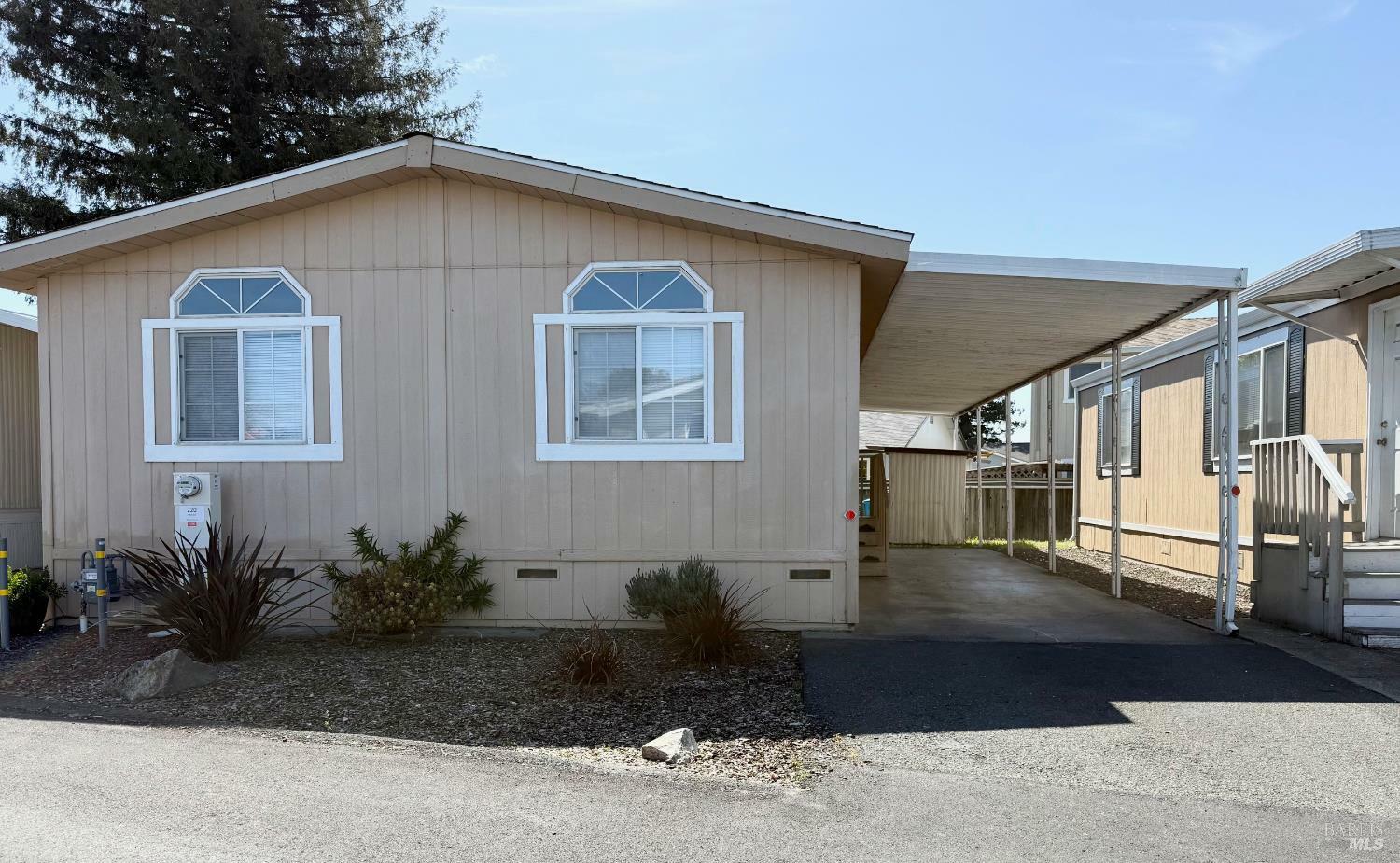 Property Photo:  220 Pear Lane  CA 95407 