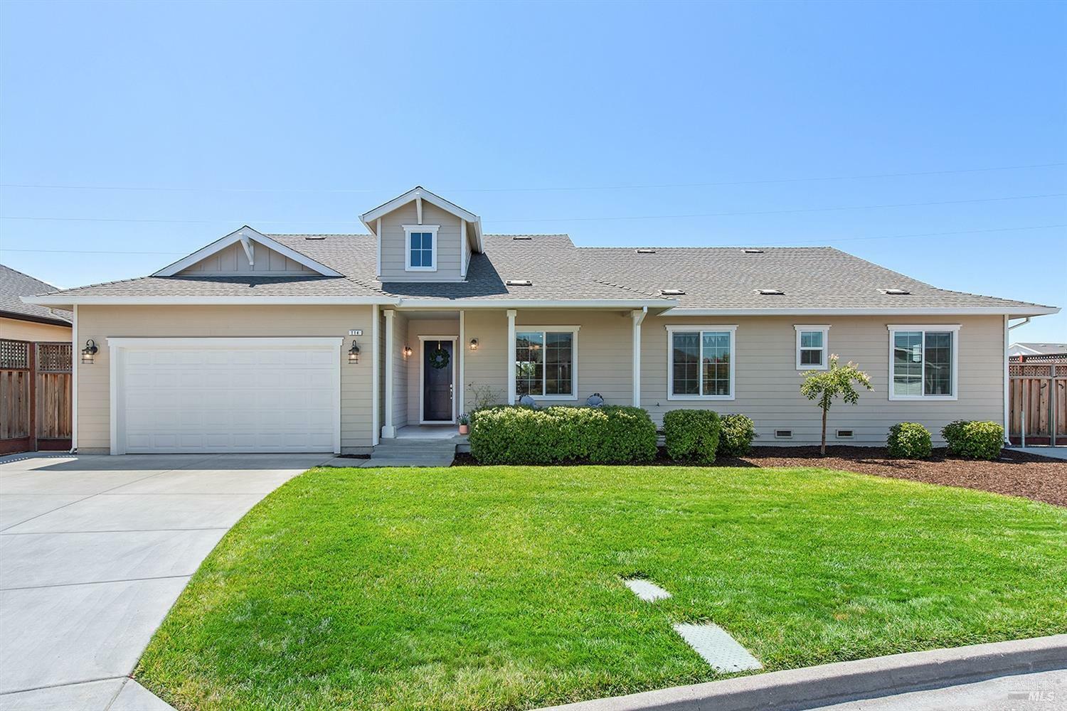 Property Photo: 114 Oxford Court CA 95403
