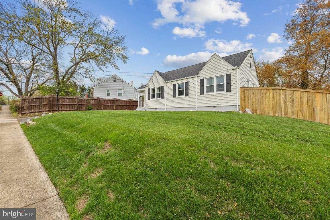 Property Photo: 3015 Greenway Boulevard VA 22042