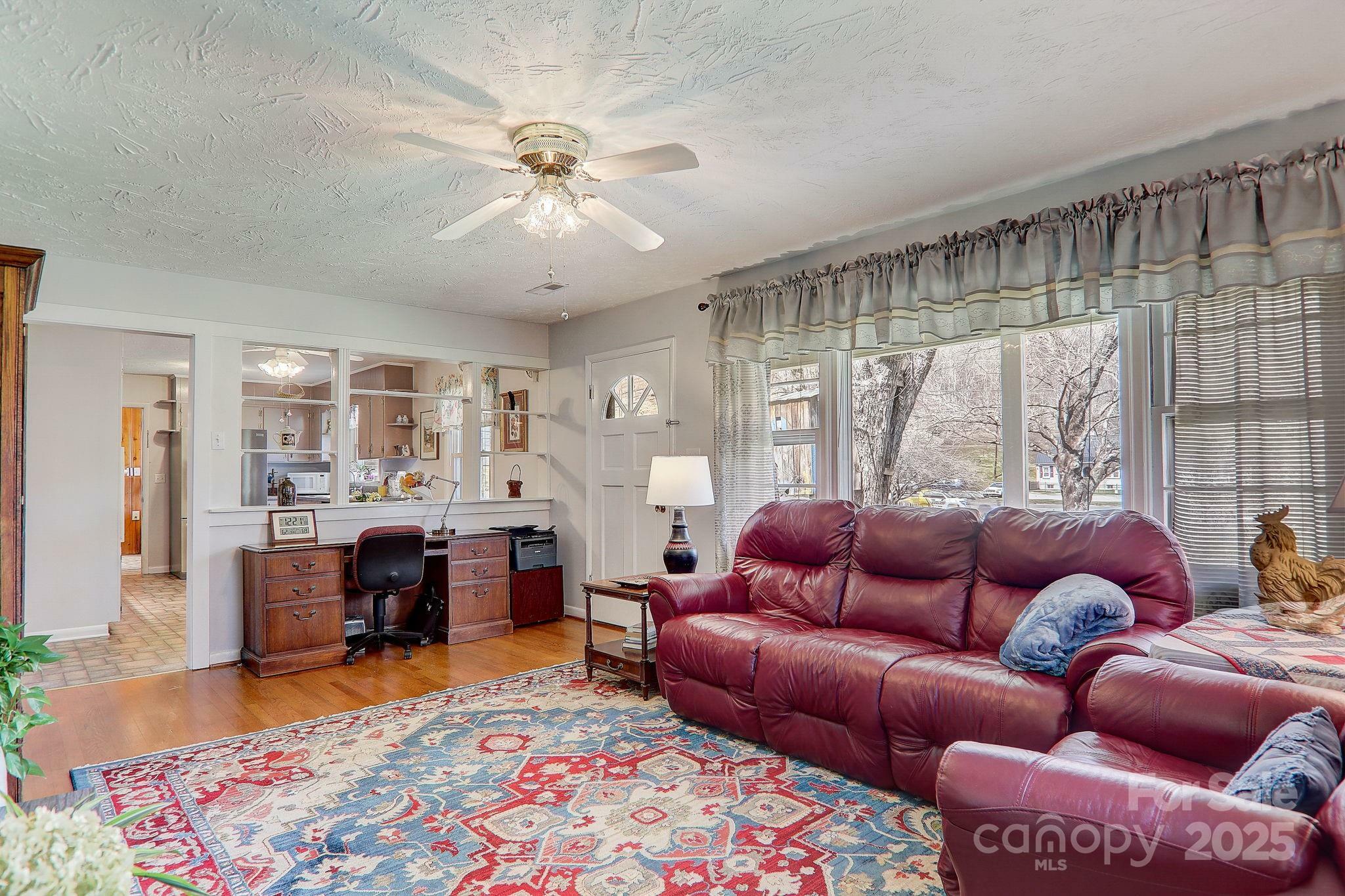 Property Photo: 2541 Dellwood Road NC 28786