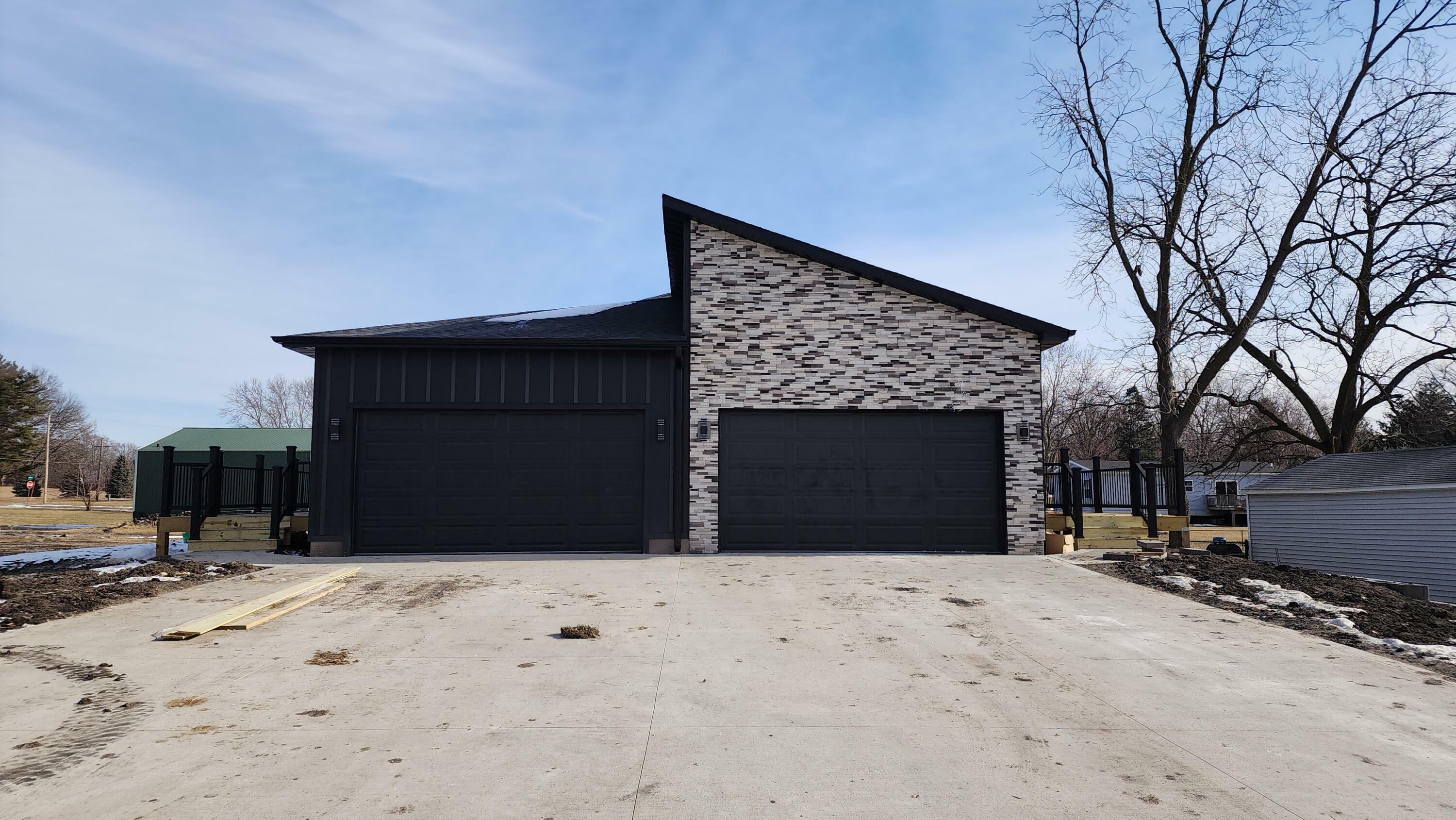 Property Photo: 714 Ringold Street IA 50036