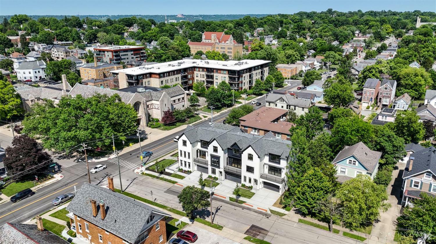 Property Photo: 2739 Observatory Avenue OH 45208