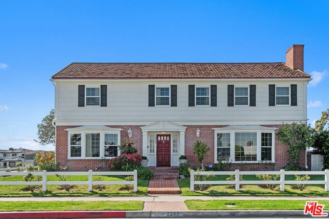4300 Don Felipe Dr  Los Angeles CA 90008 photo