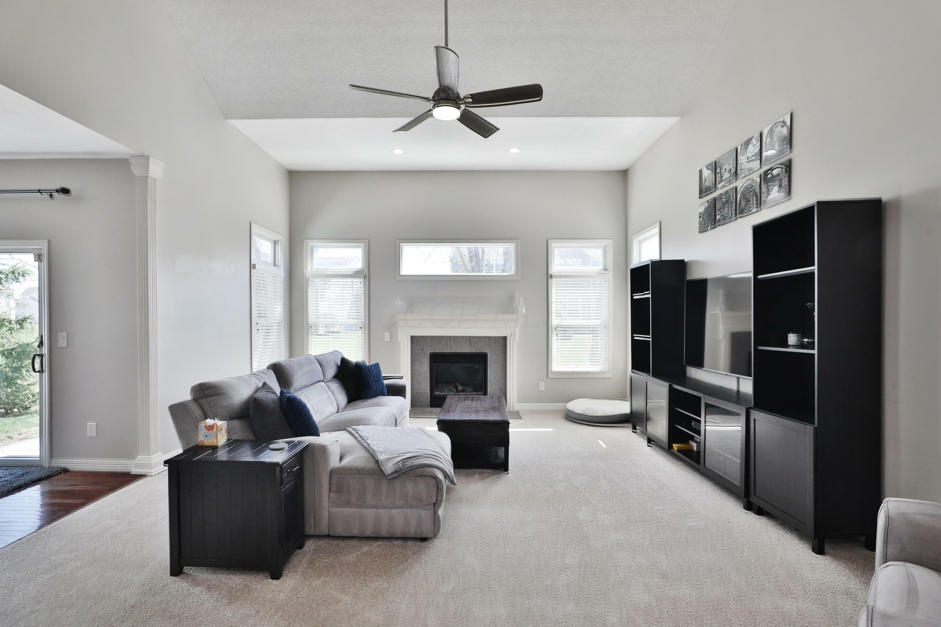 Property Photo: 6185 Pollard Place Drive OH 43026