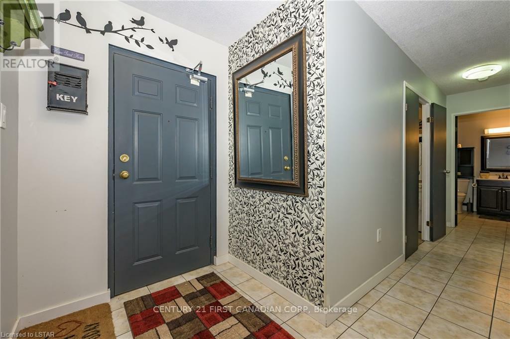Property Photo: 135 Baseline Road West 402 ON N6J 4W4